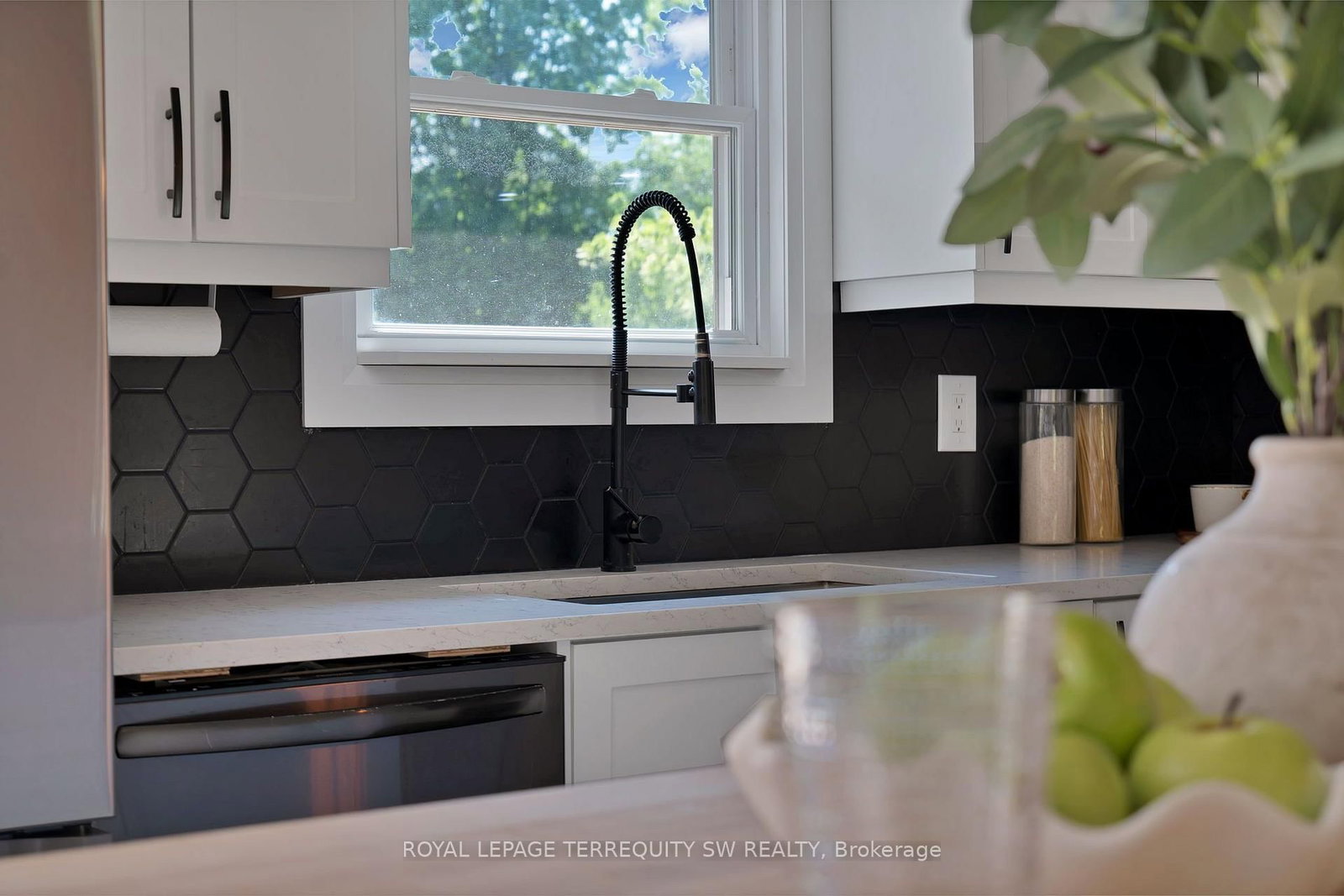 2249 Willard Avenue • Innisfil, ON photo 26