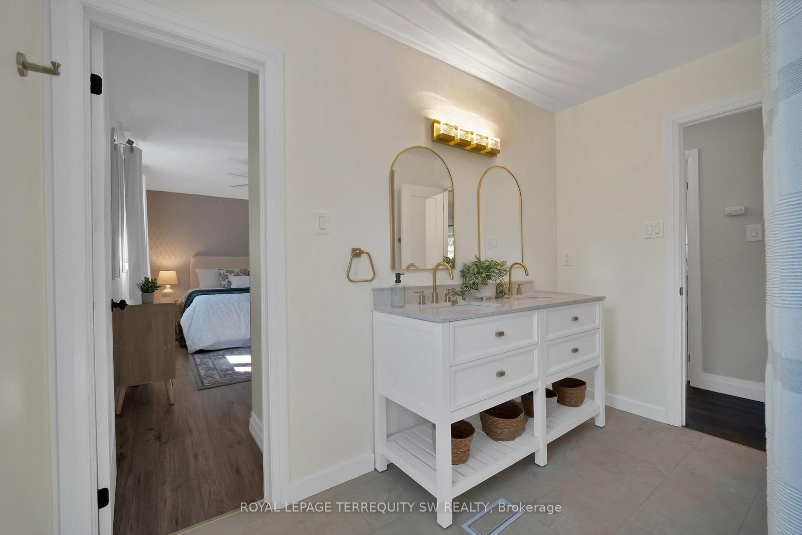 2249 Willard Avenue • Innisfil, ON photo 32