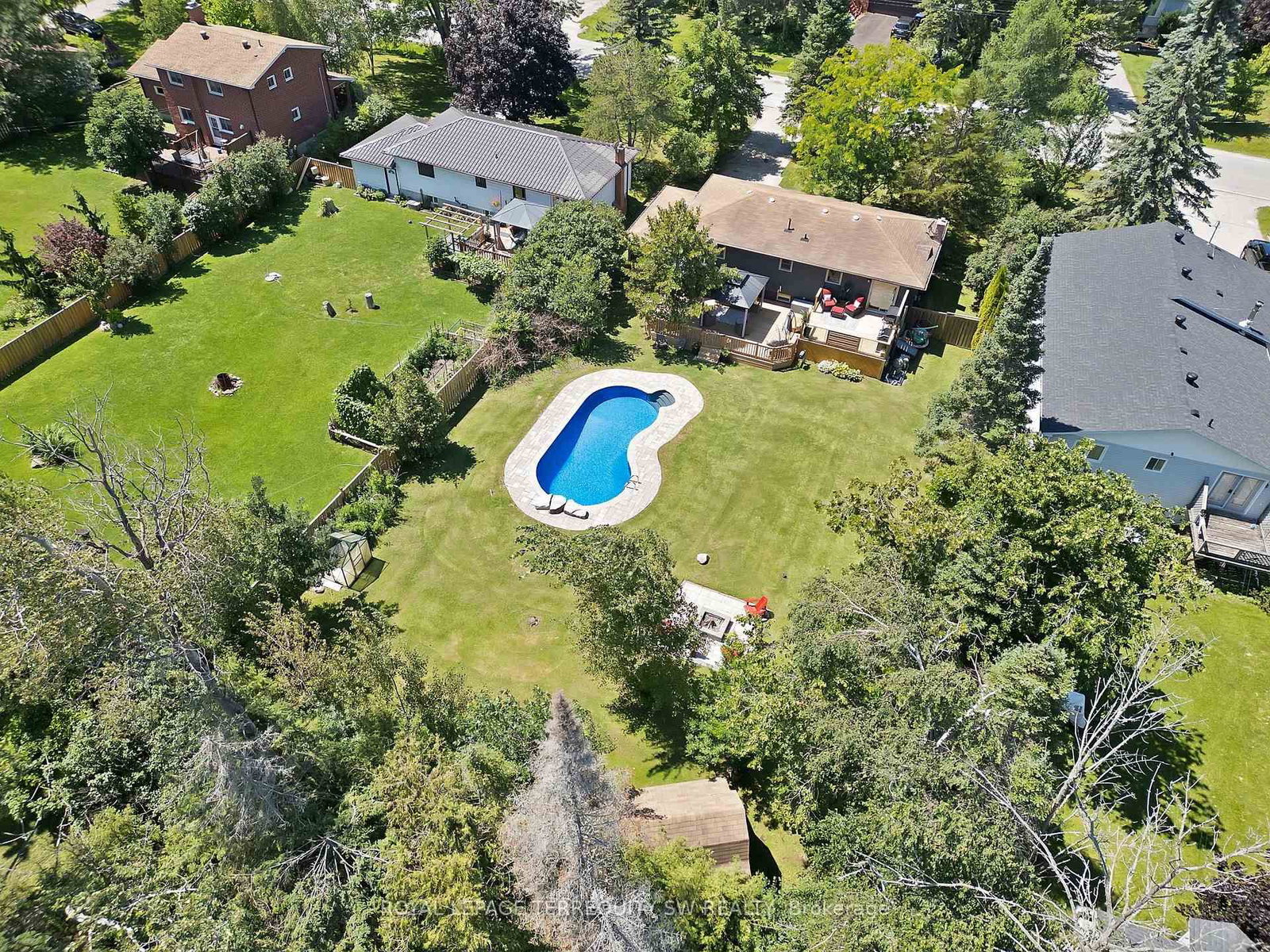 2249 Willard Avenue • Innisfil, ON photo 48