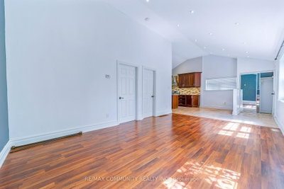 5154 Aurora Road • Whitchurch-Stouffville, ON photo 9