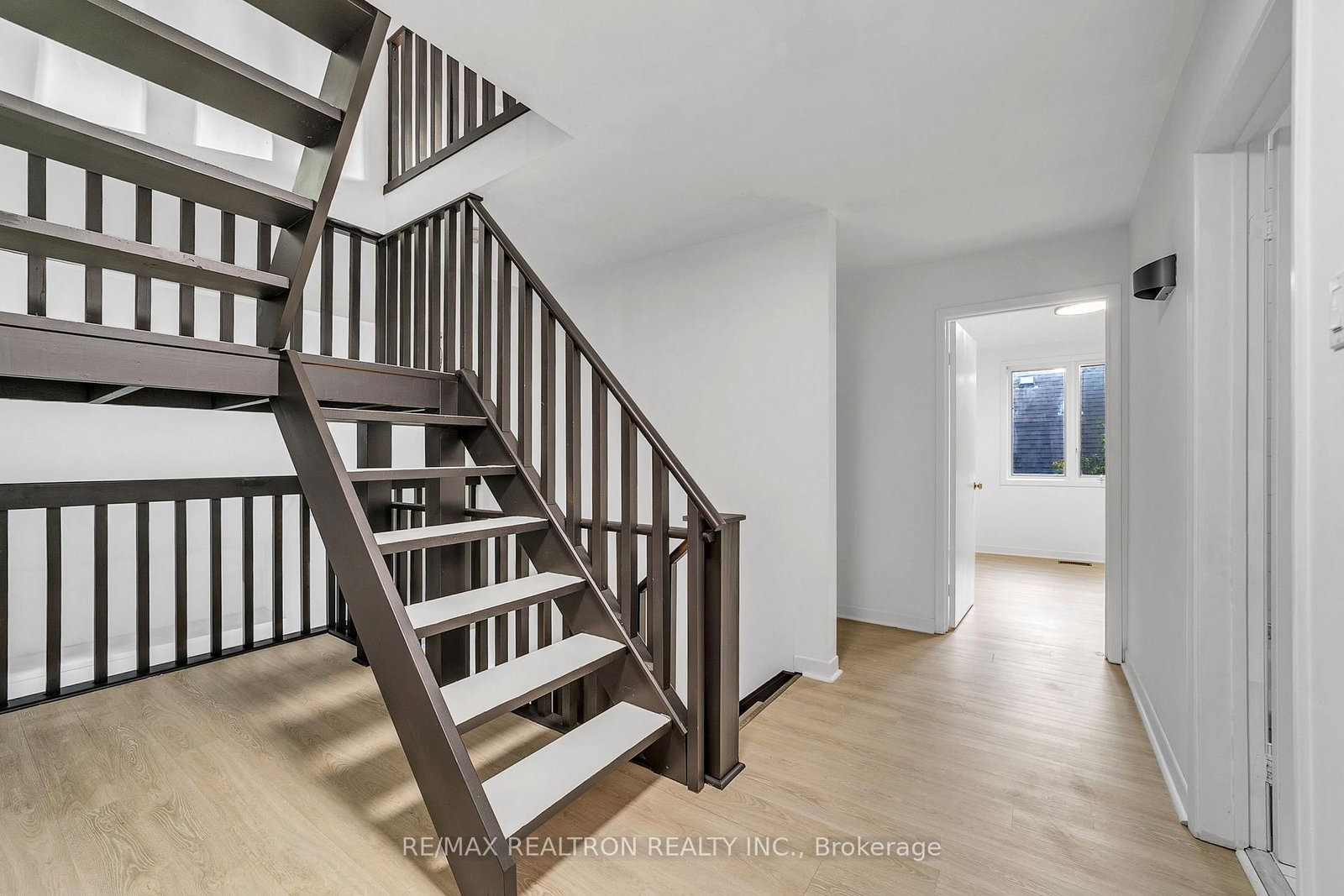 90 Proctor Avenue • Markham, ON photo 27