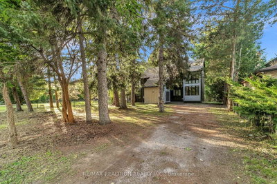 90 Proctor Avenue • Markham, ON photo 3