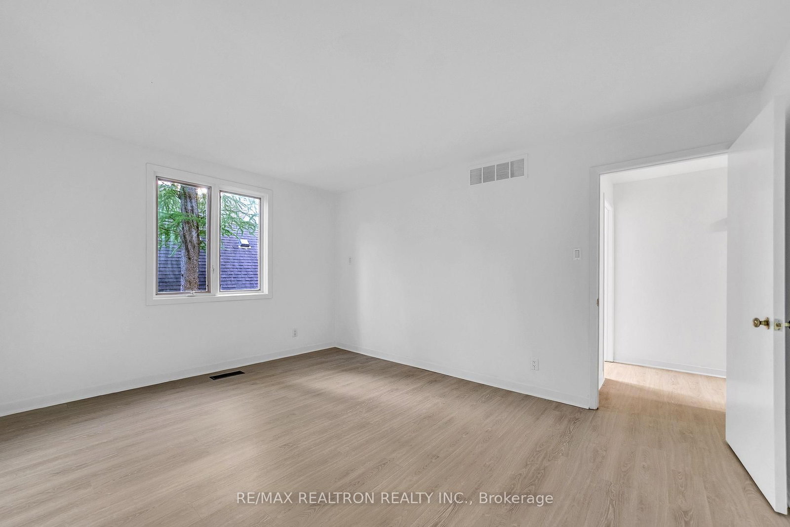 90 Proctor Avenue • Markham, ON photo 33