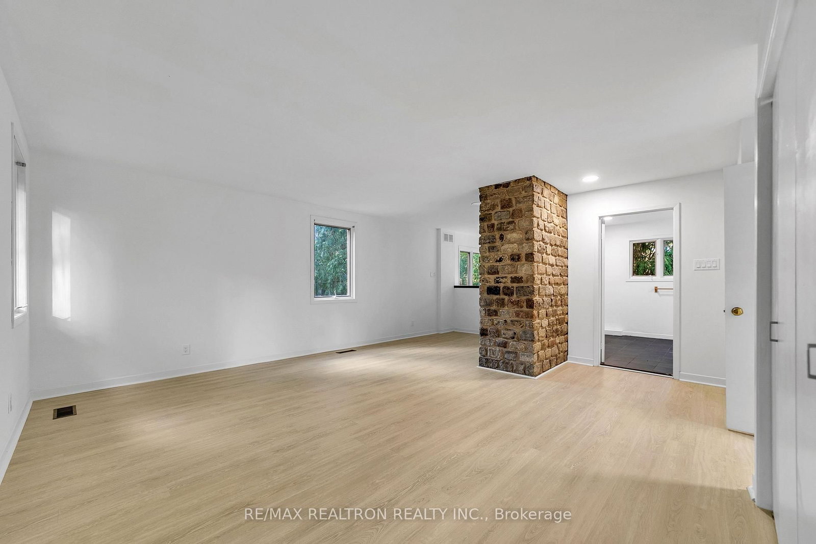 90 Proctor Avenue • Markham, ON photo 36
