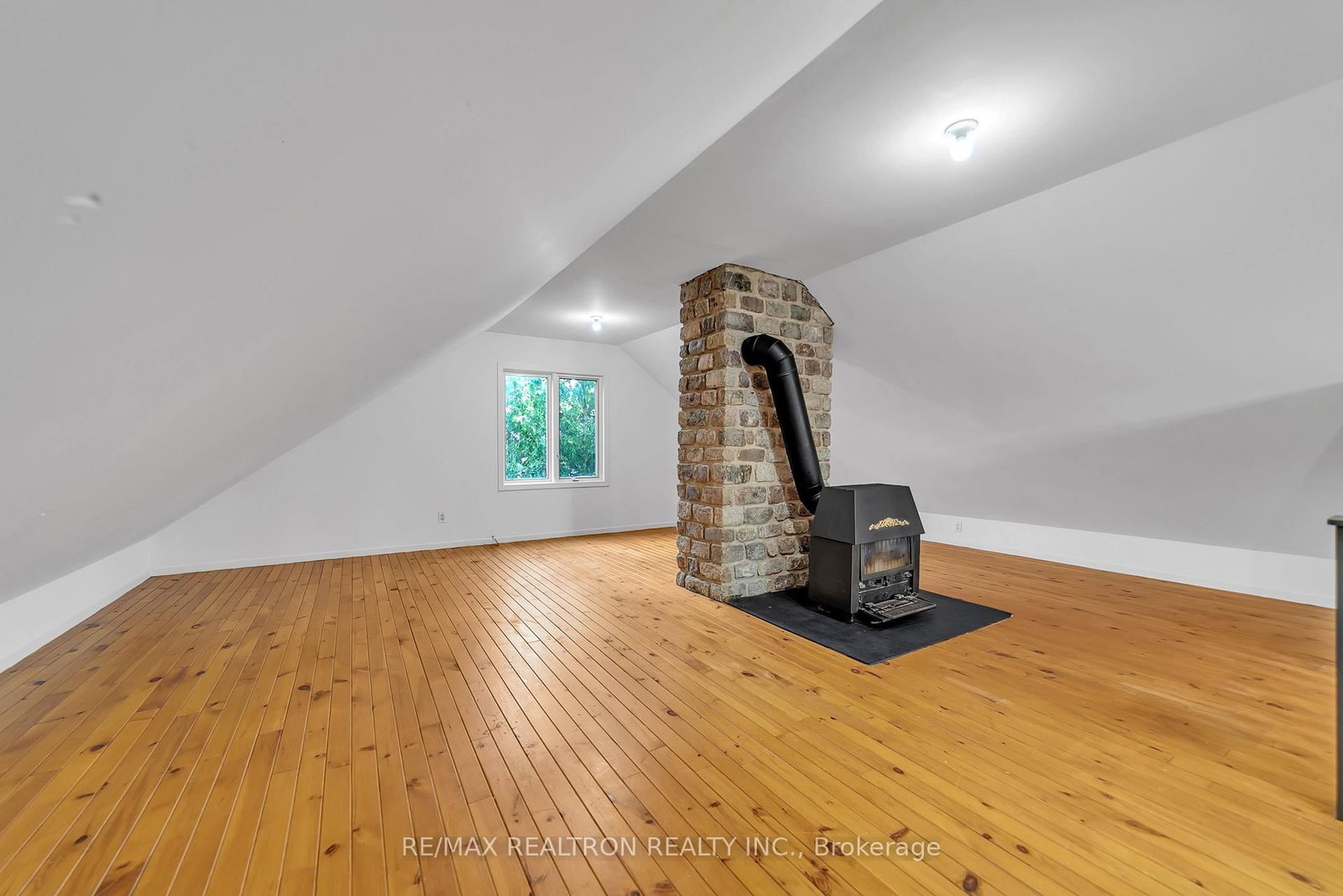 90 Proctor Avenue • Markham, ON photo 40