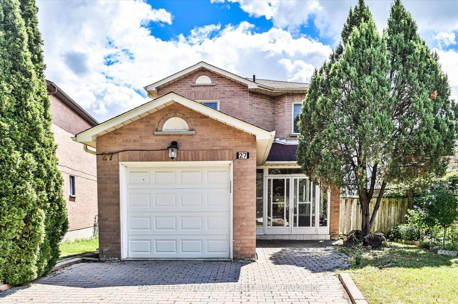 27 Samantha Circle • Richmond Hill, ON photo 1