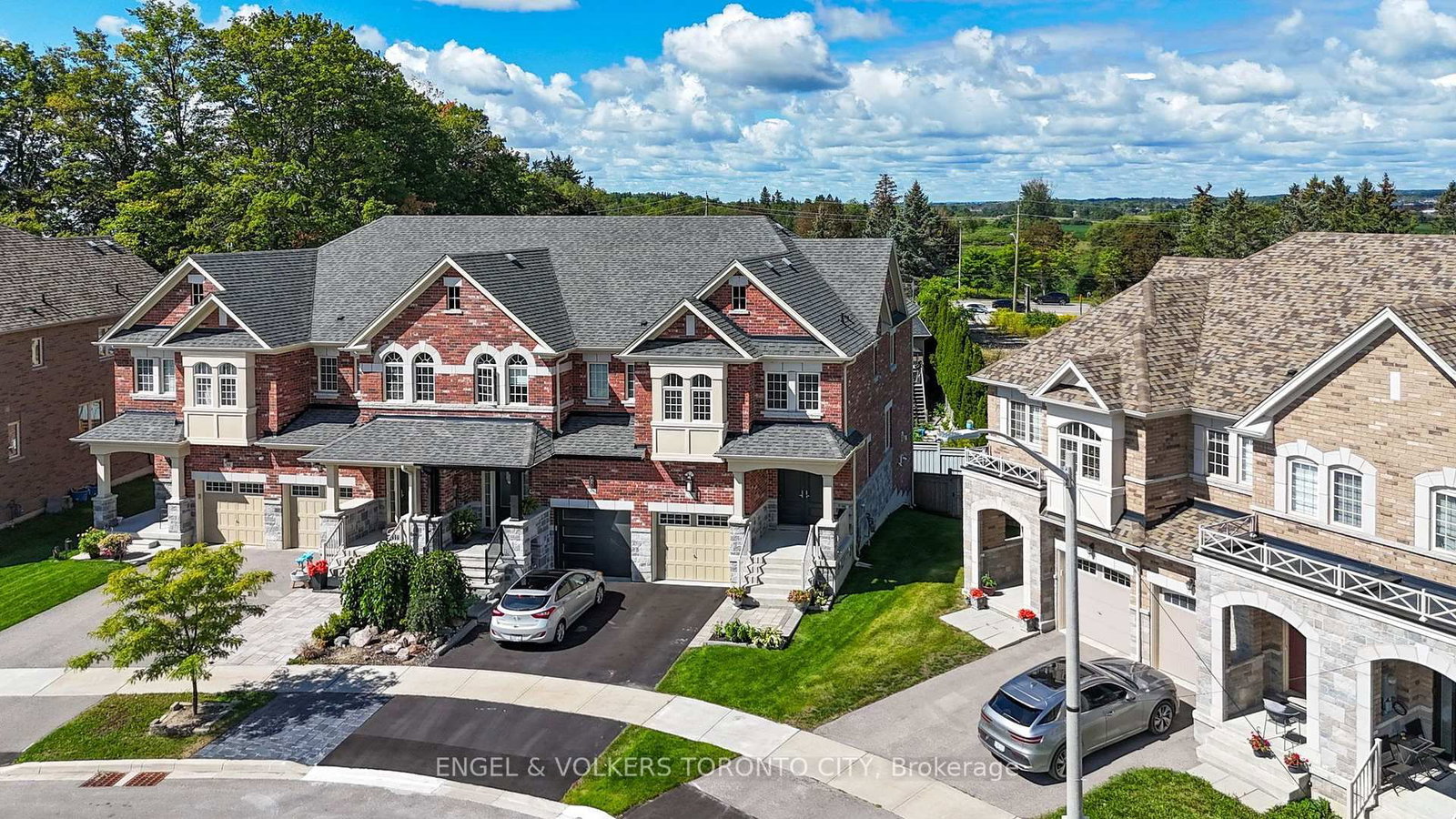 78 Drizzel Crescent • Richmond Hill, ON photo 4