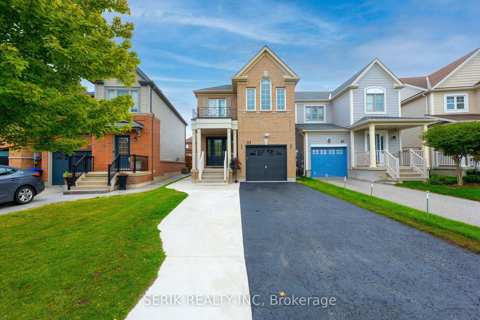 57 Liberty Crescent • Bradford West Gwillimbury, ON photo 2