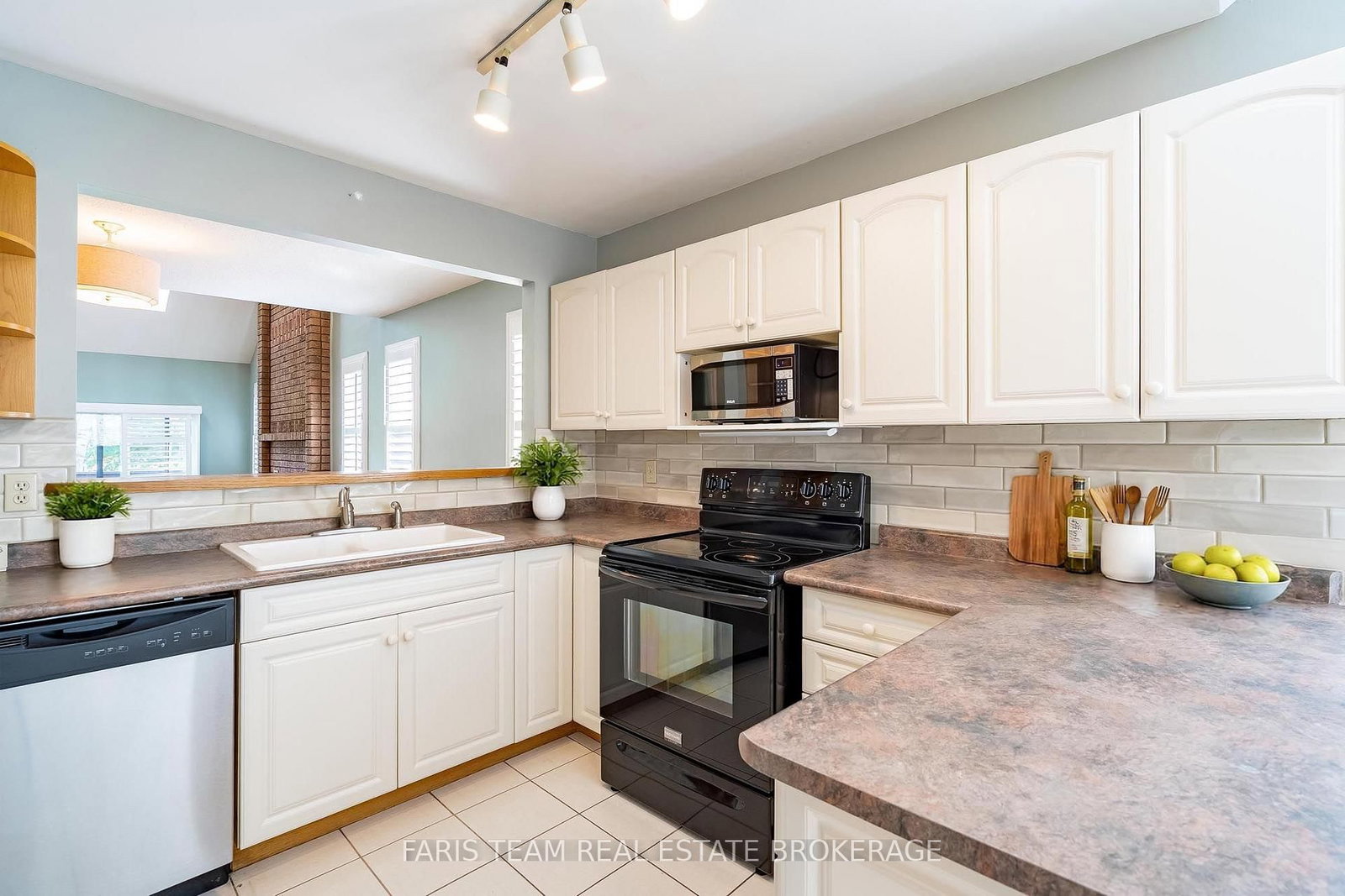 88 Green Briar Road • New Tecumseth, ON photo 5