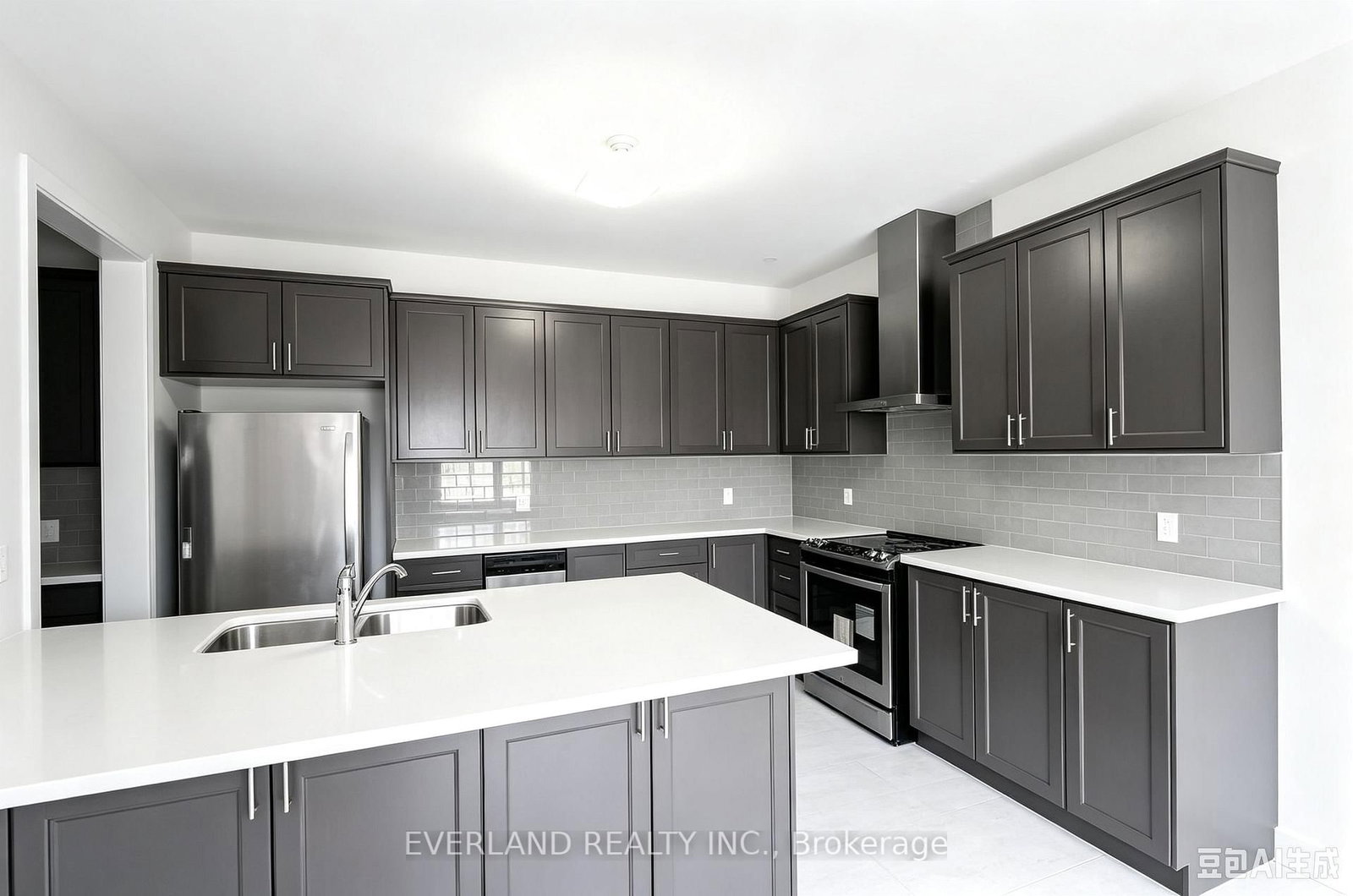27 Prosperity Way, East Gwillimbury 4