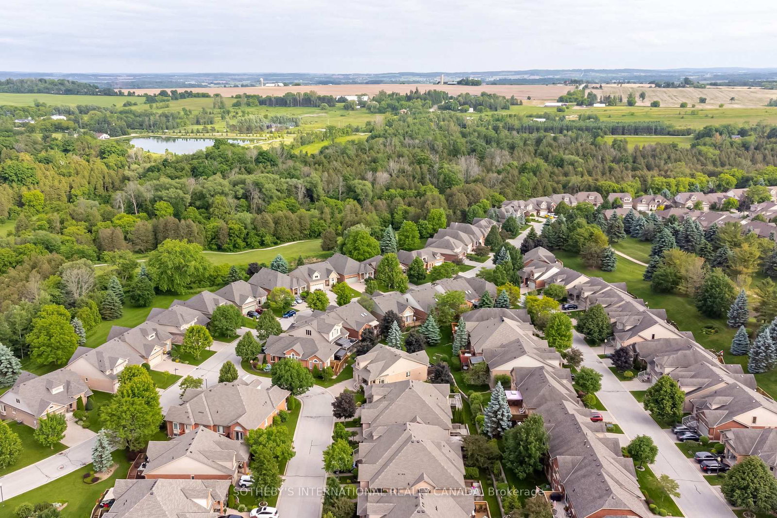 14 Artisan Lane • New Tecumseth, ON photo 6