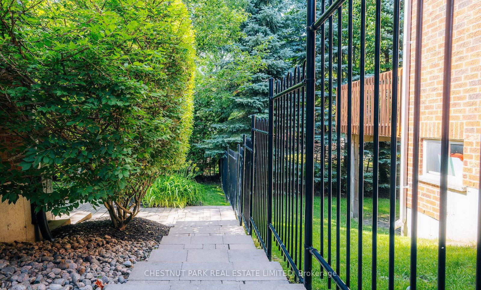 8 Cyril Richardson Court • Uxbridge, ON photo 40