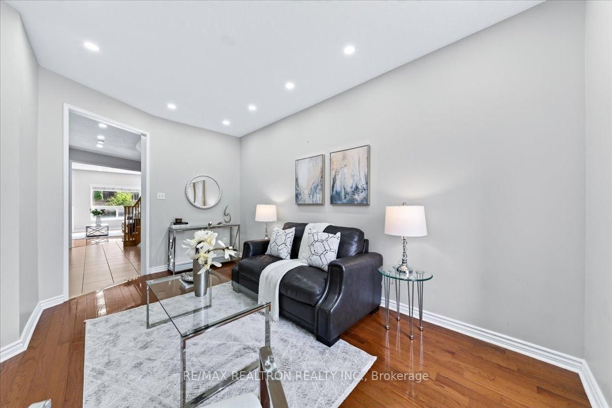 37 Lebovic Drive • Richmond Hill, ON photo 11
