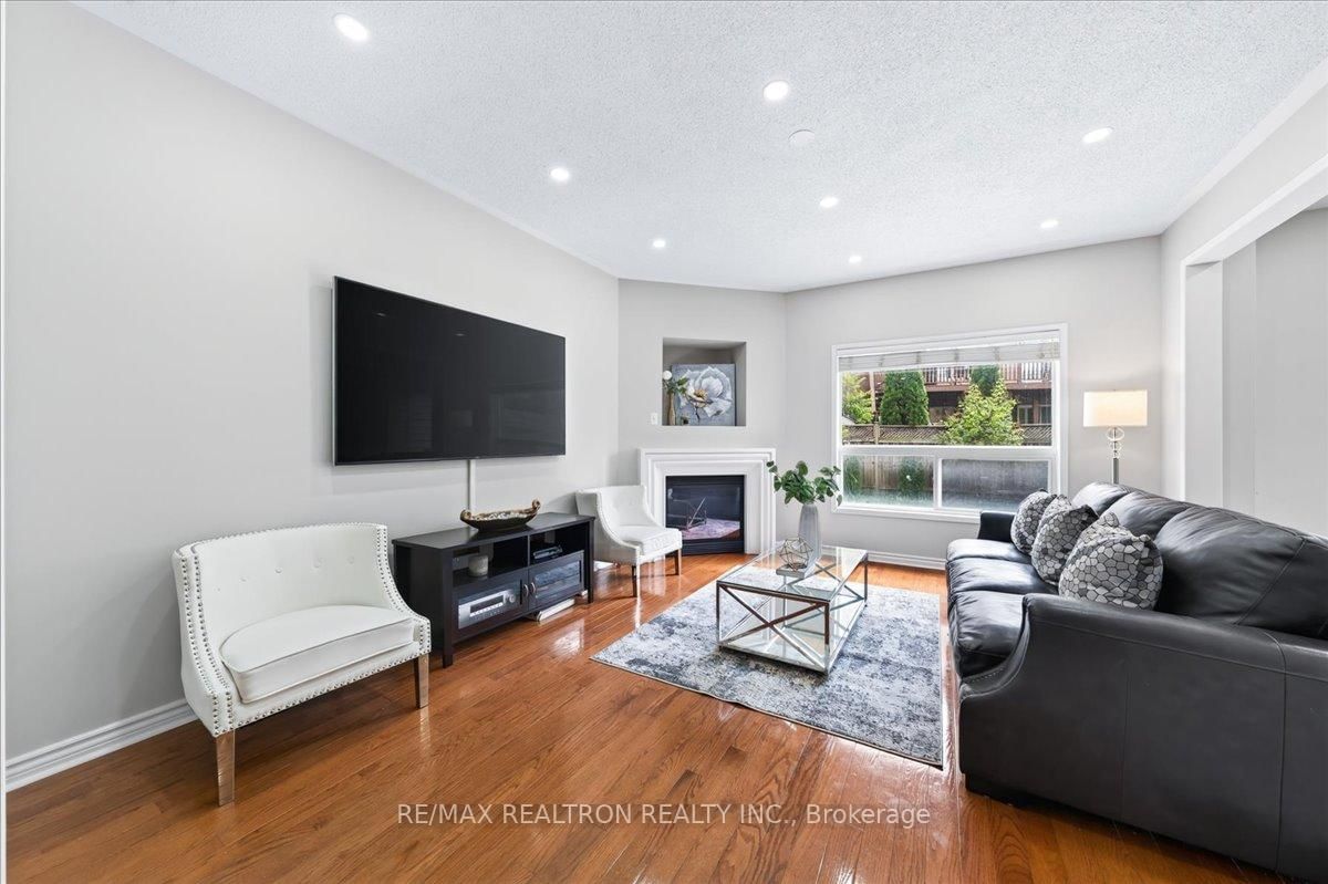 37 Lebovic Drive • Richmond Hill, ON photo 12