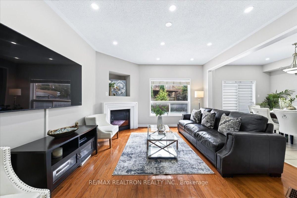 37 Lebovic Drive • Richmond Hill, ON photo 14