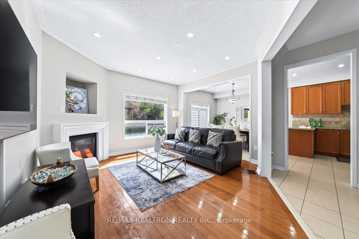 37 Lebovic Drive • Richmond Hill, ON photo 15