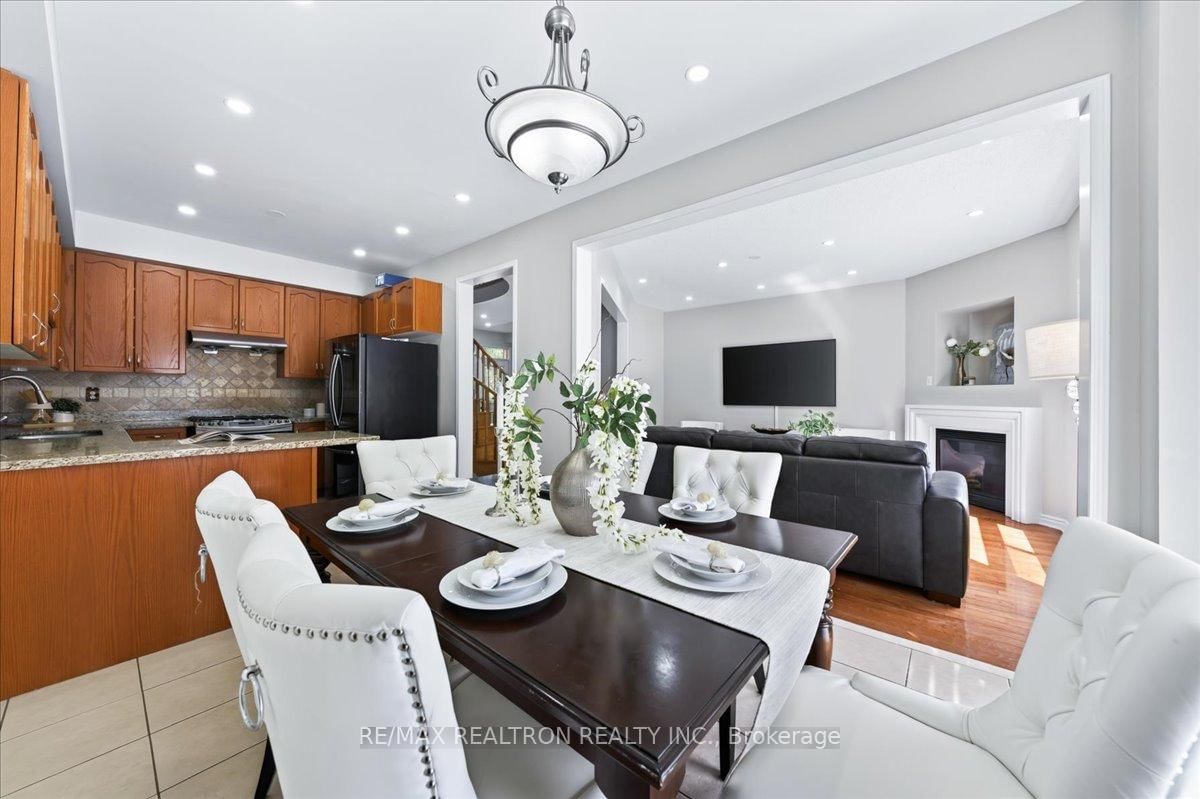37 Lebovic Drive • Richmond Hill, ON photo 19