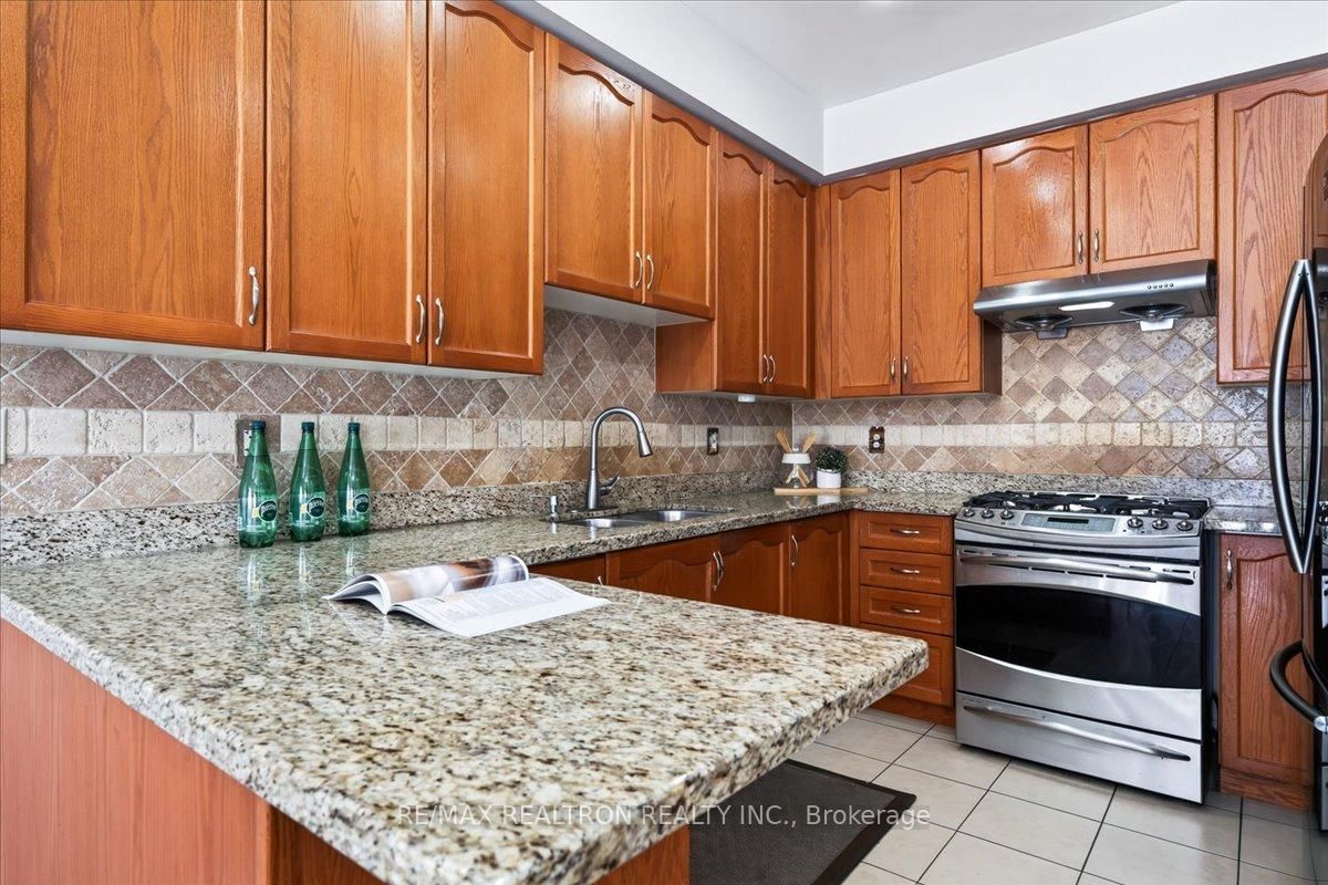 37 Lebovic Drive • Richmond Hill, ON photo 21
