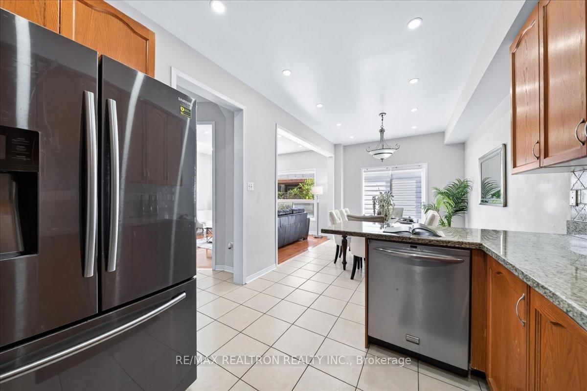 37 Lebovic Drive • Richmond Hill, ON photo 22