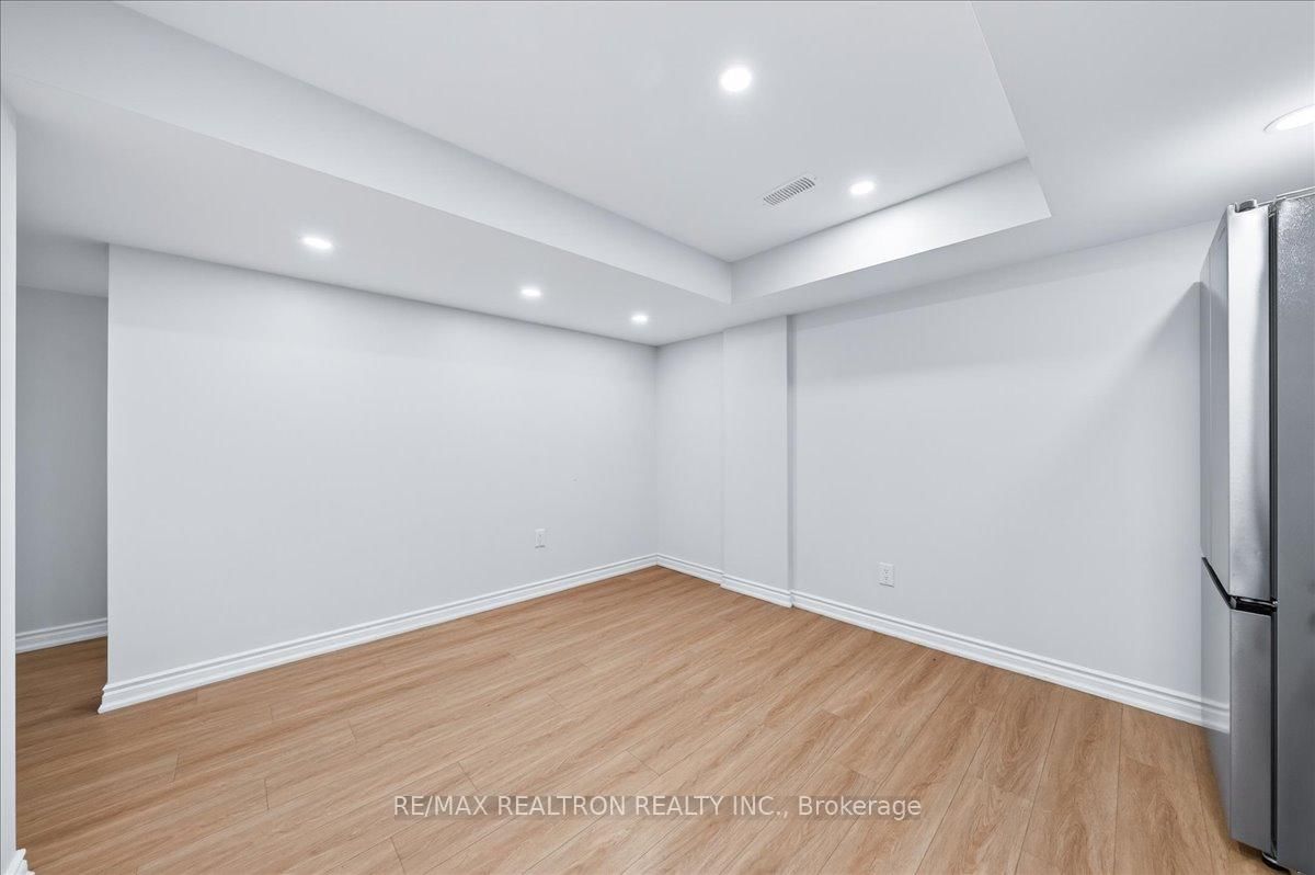 37 Lebovic Drive • Richmond Hill, ON photo 40