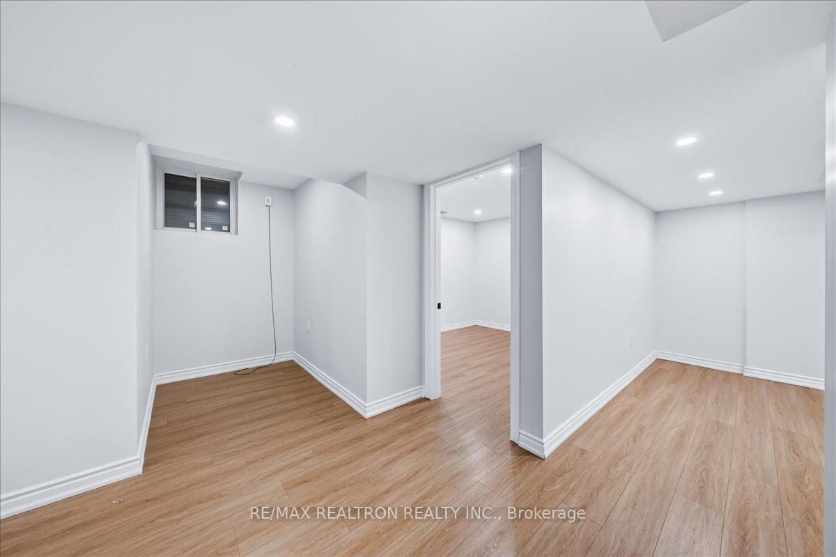37 Lebovic Drive • Richmond Hill, ON photo 41