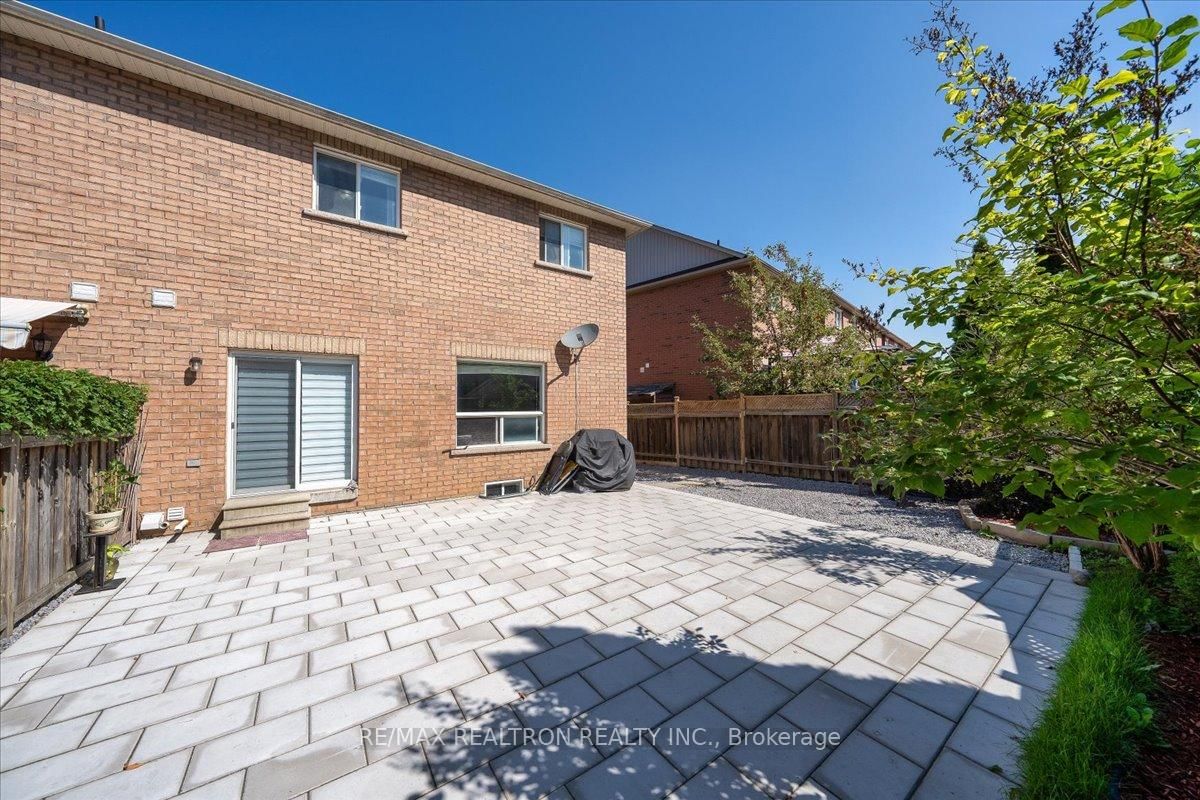 37 Lebovic Drive • Richmond Hill, ON photo 47