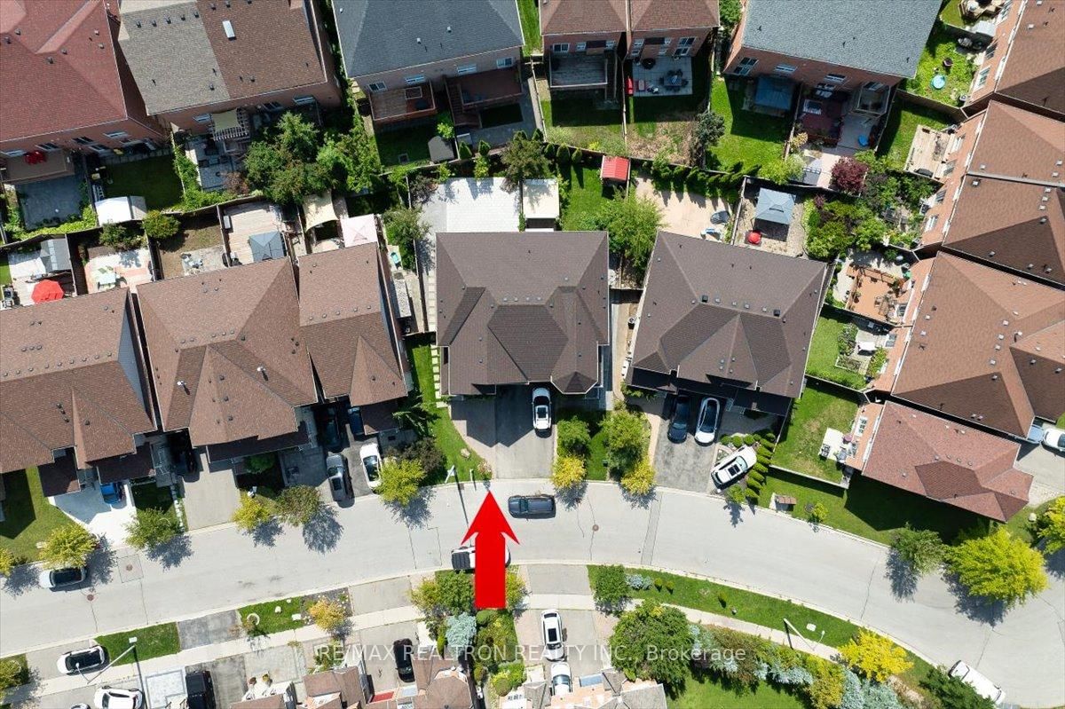 37 Lebovic Drive • Richmond Hill, ON photo 5