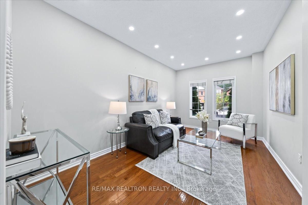 37 Lebovic Drive • Richmond Hill, ON photo 8