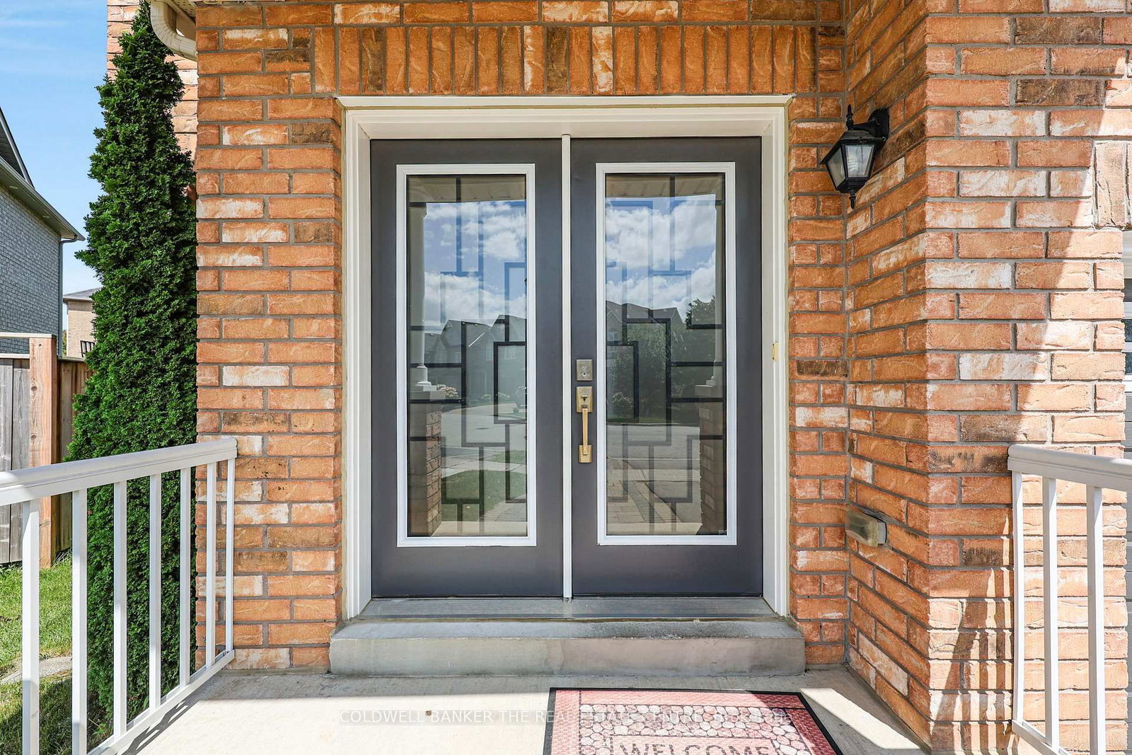 18 Herefordshire Crescent • Newmarket, ON photo 4