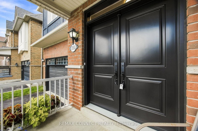 151 Bentoak Crescent