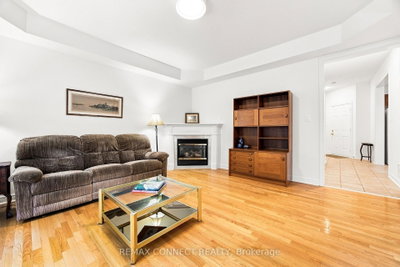 151 Bentoak Crescent • Vaughan, ON photo 8