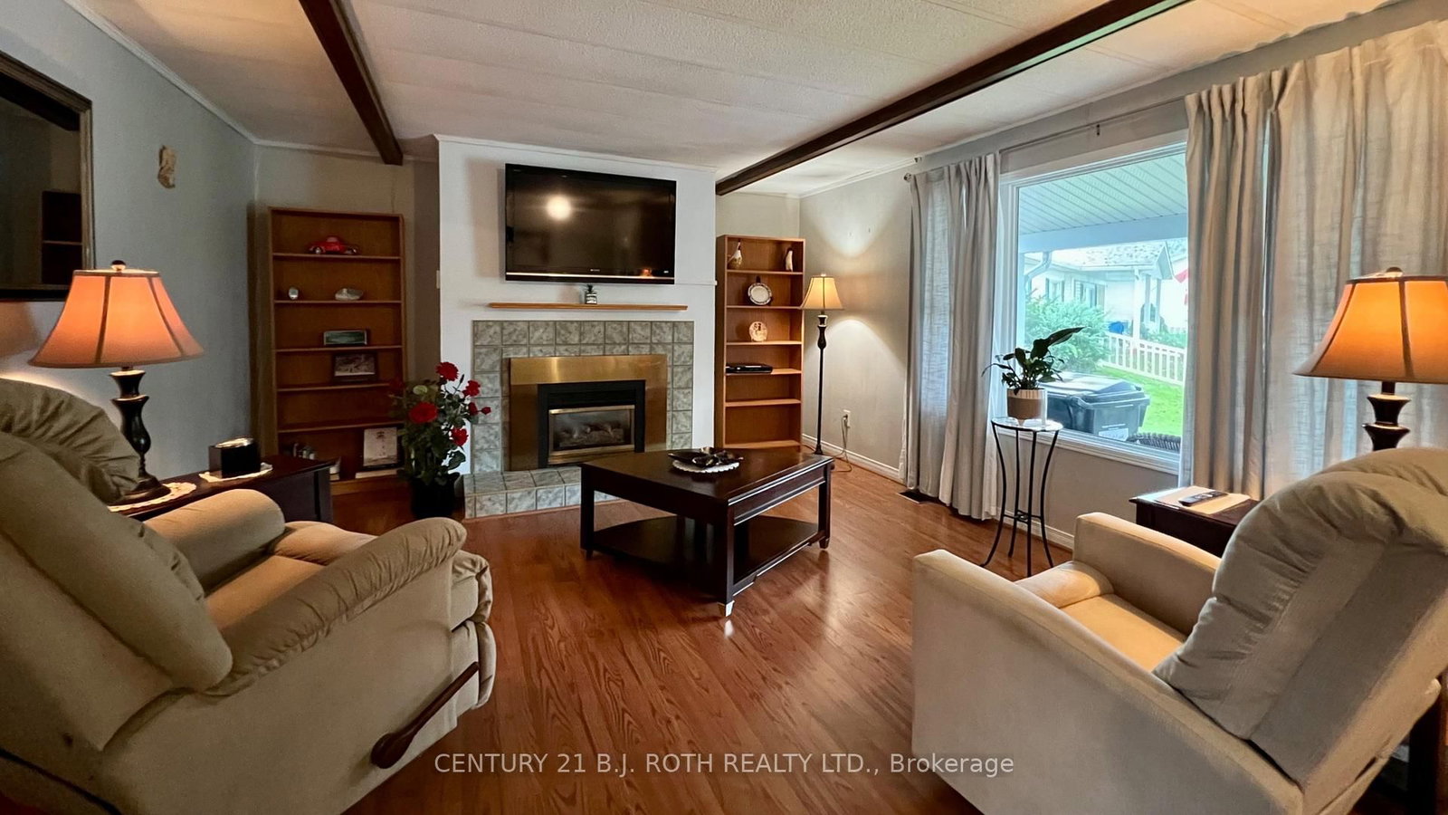 6 Walnut Court • Innisfil, ON photo 4