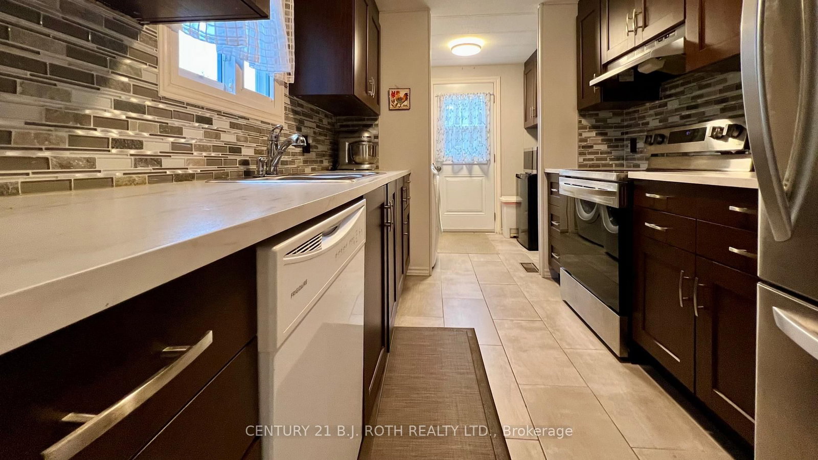 6 Walnut Court • Innisfil, ON photo 6