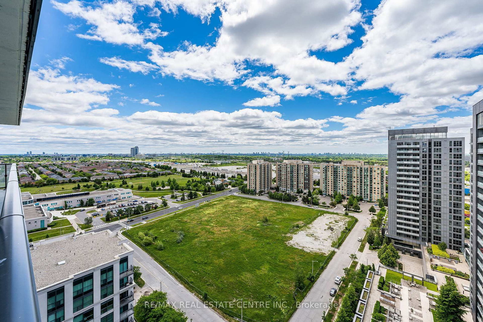 105 Oneida Crescent • #1909 • Richmond Hill, ON photo 12