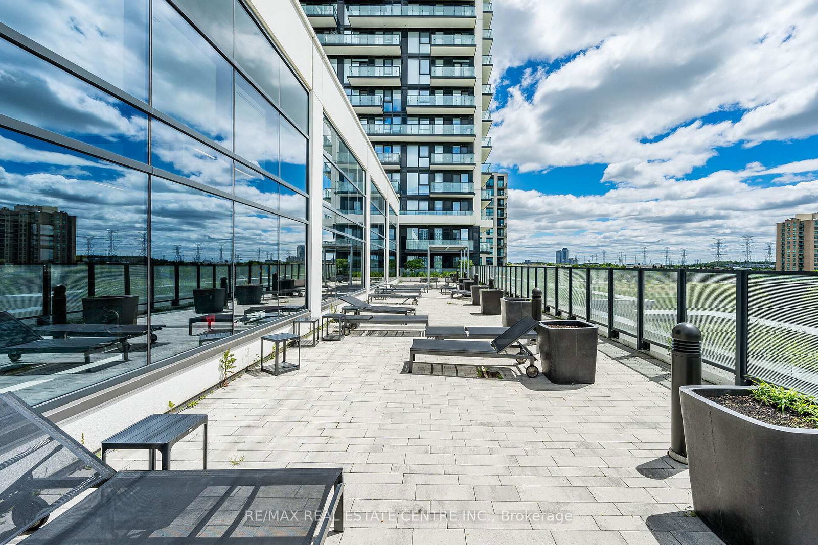 105 Oneida Crescent • #1909 • Richmond Hill, ON photo 15