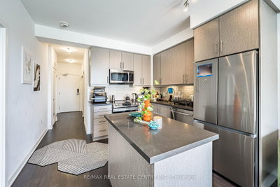 105 Oneida Crescent • #1909 • Richmond Hill, ON photo 6