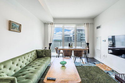 105 Oneida Crescent • #1909 • Richmond Hill, ON photo 9