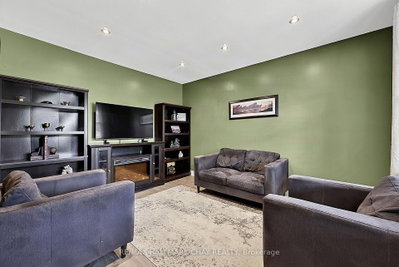 334 Parkwood Avenue • Bradford West Gwillimbury, ON photo 6