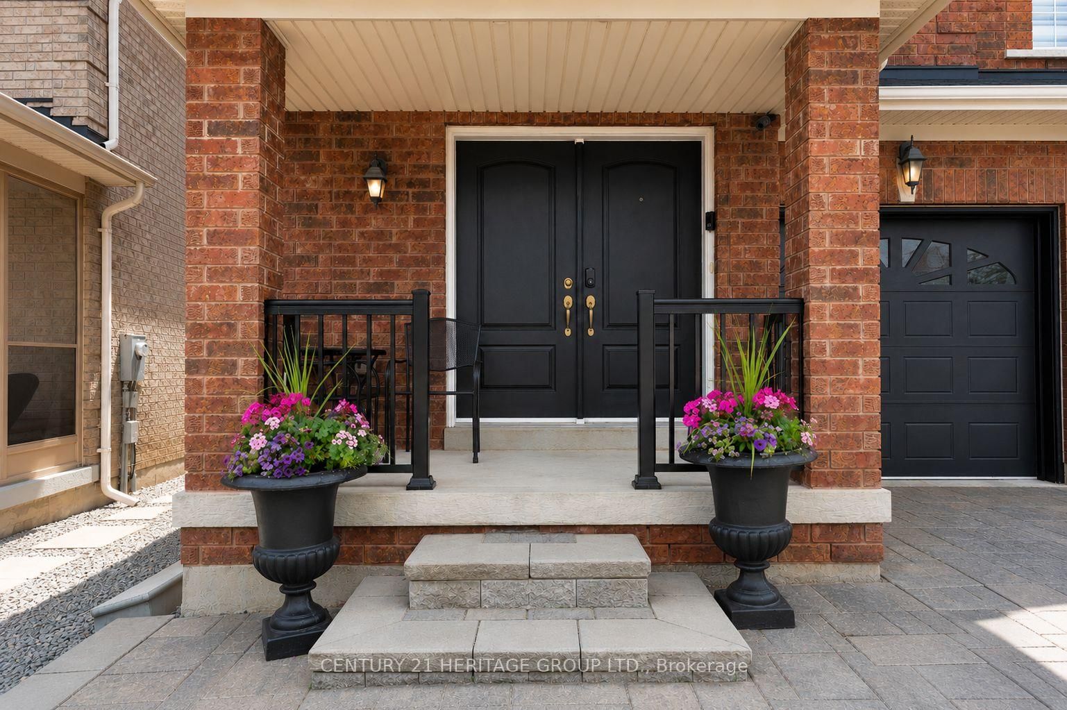 182 Richardson Crescent • Bradford West Gwillimbury, ON photo 3