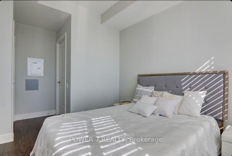 PH14-7608 Yonge St, Vaughan, view 13