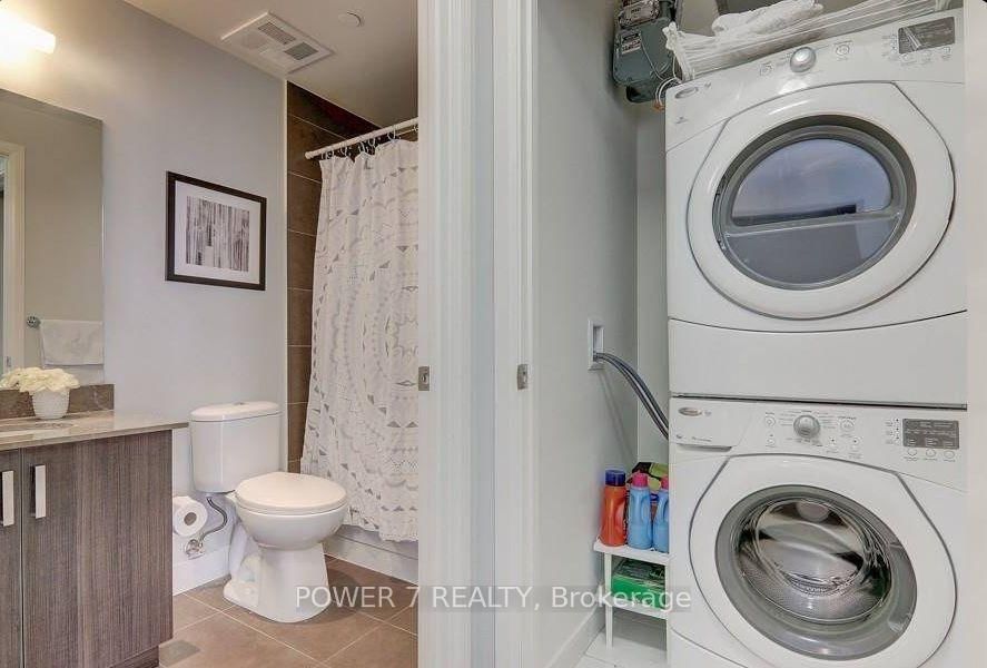 PH14-7608 Yonge St, Vaughan, view 15
