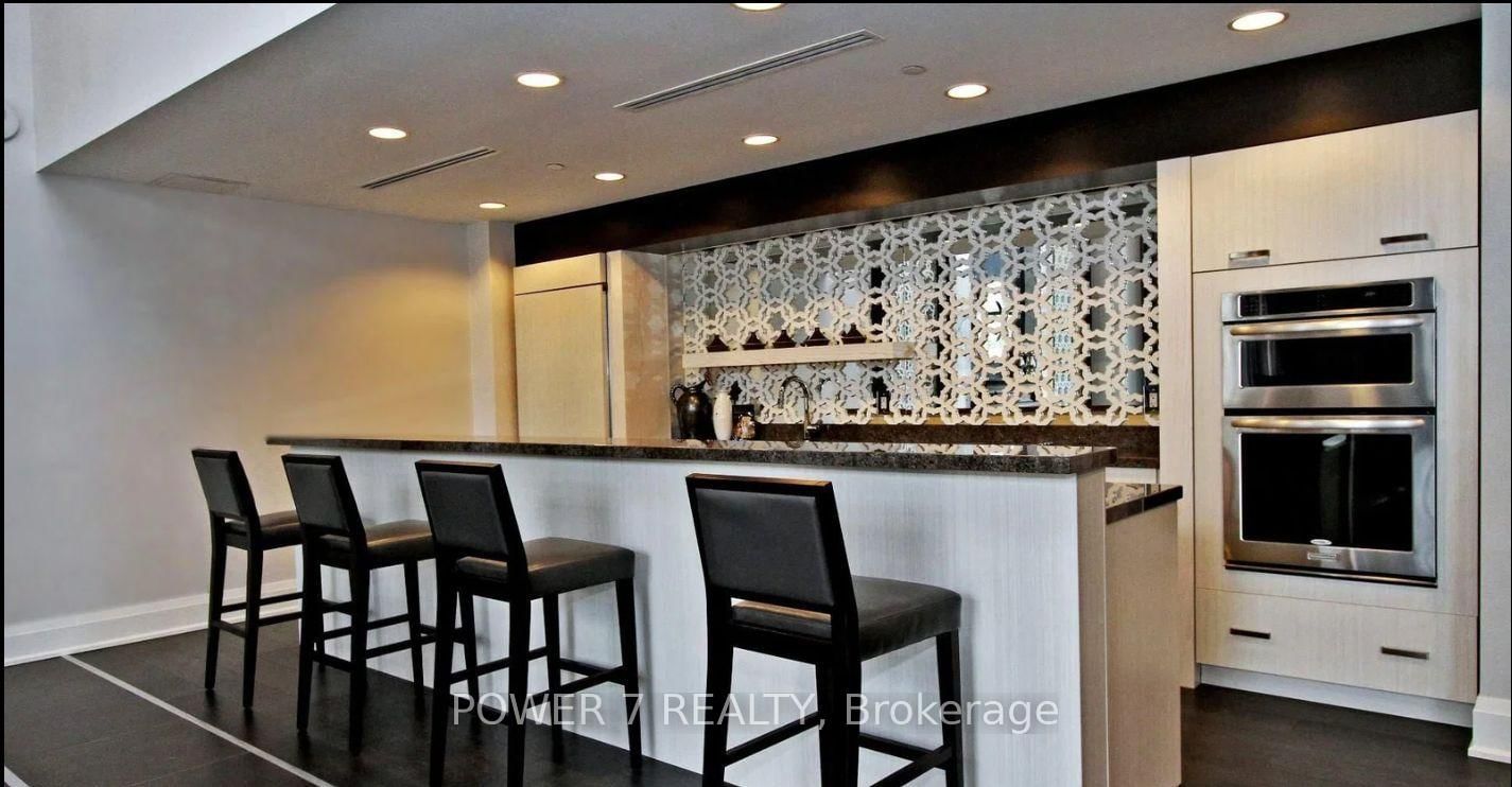 PH14-7608 Yonge St, Vaughan, view 27