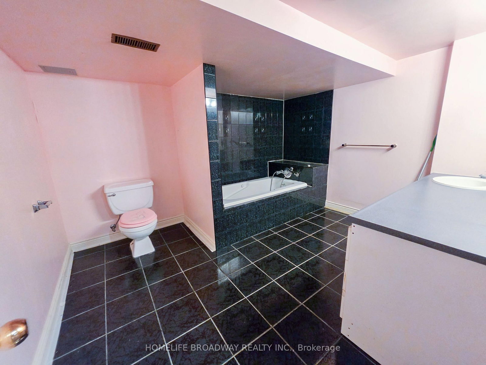 31 Hyde Park Drive • Richmond Hill, ON photo 38