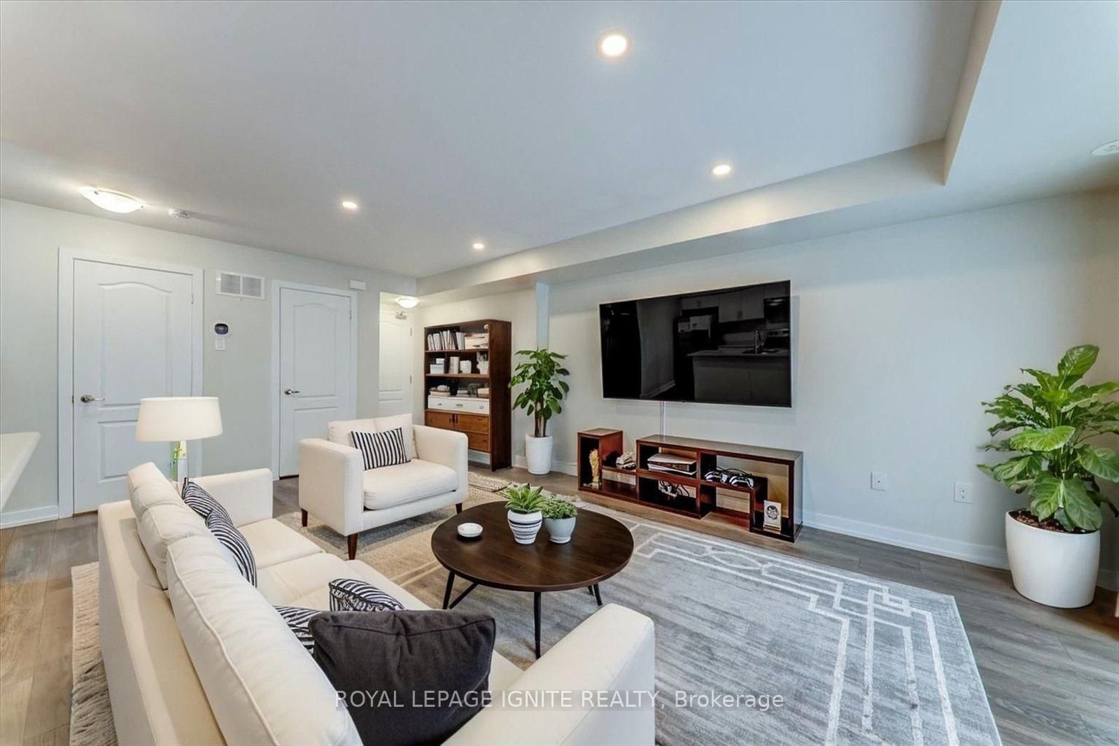 2 Gable Hurst Way • #2704 • Markham, ON photo 5