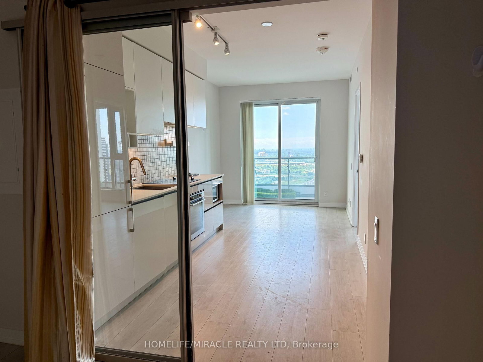 950 Portage Parkway • #4107 • Vaughan, ON photo 8