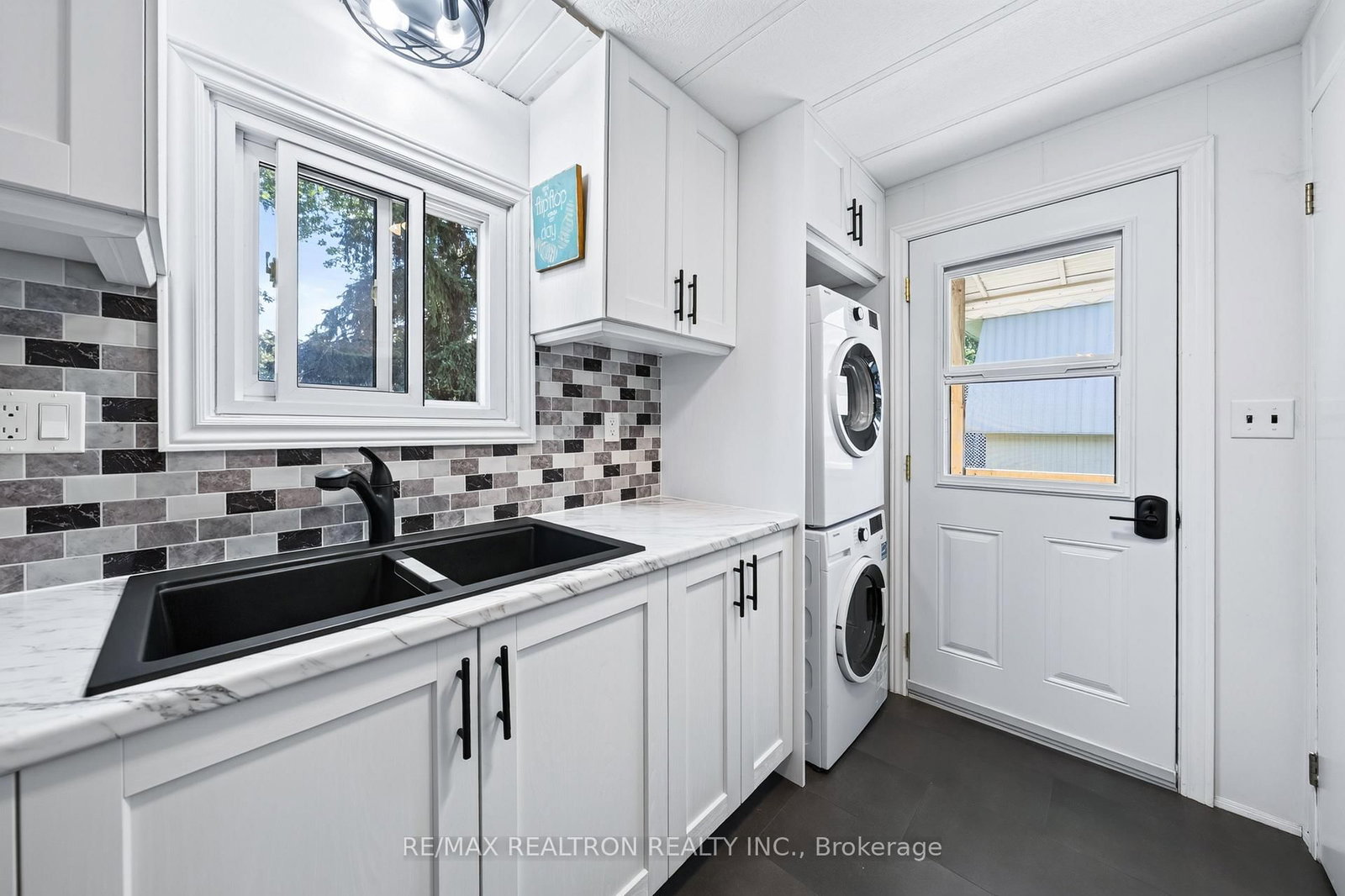 25 Cherrywood Lane • Innisfil, ON photo 10
