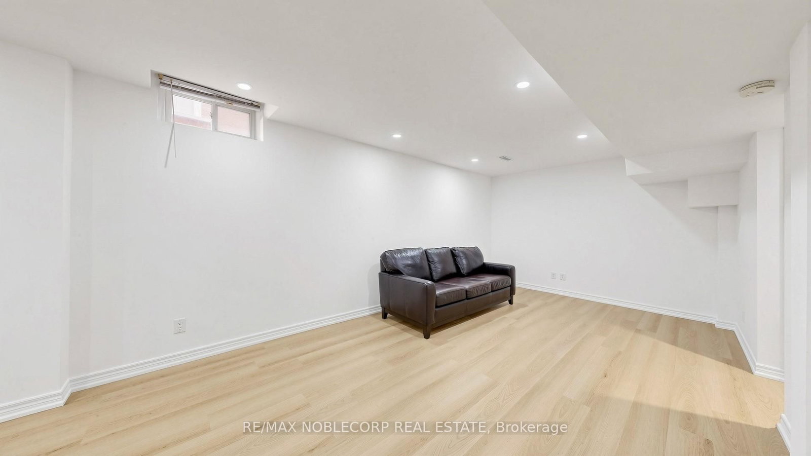 Lower-103 Longhouse St, Vaughan, view 10