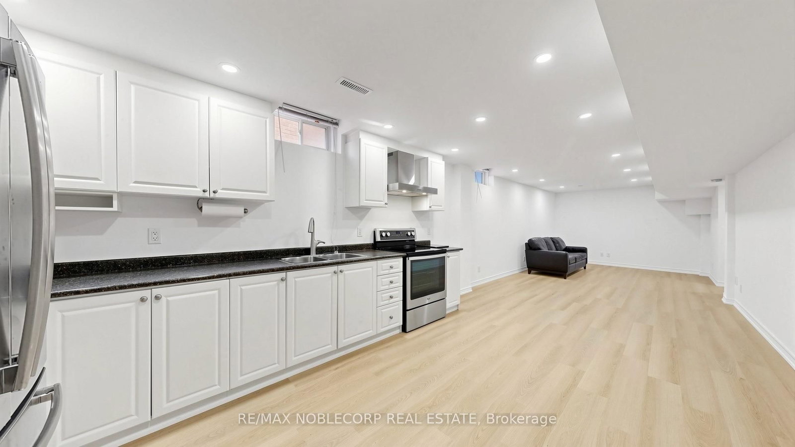 Lower-103 Longhouse St, Vaughan, view 3