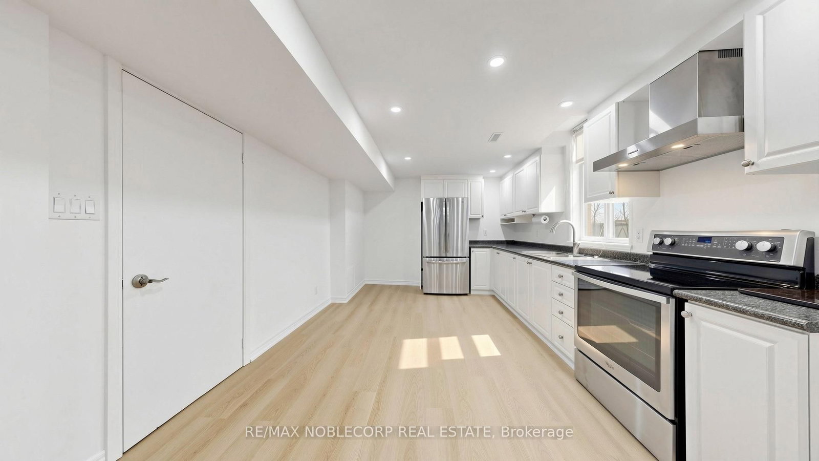 Lower-103 Longhouse St, Vaughan, view 4