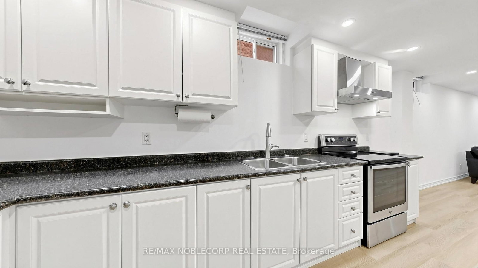 Lower-103 Longhouse St, Vaughan, view 5